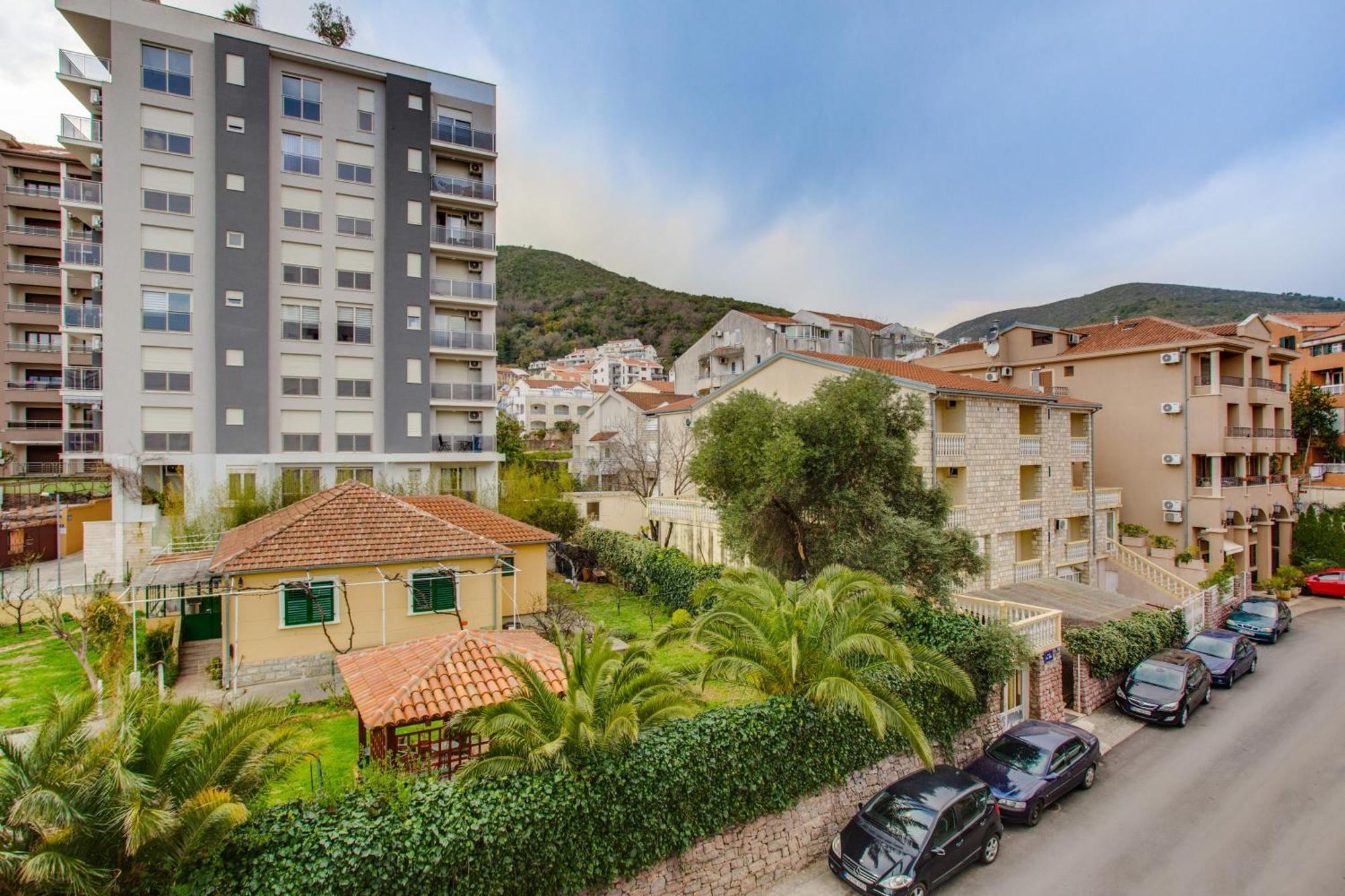 Apartments Lora 13.Jula, 15 Budva Exterior foto